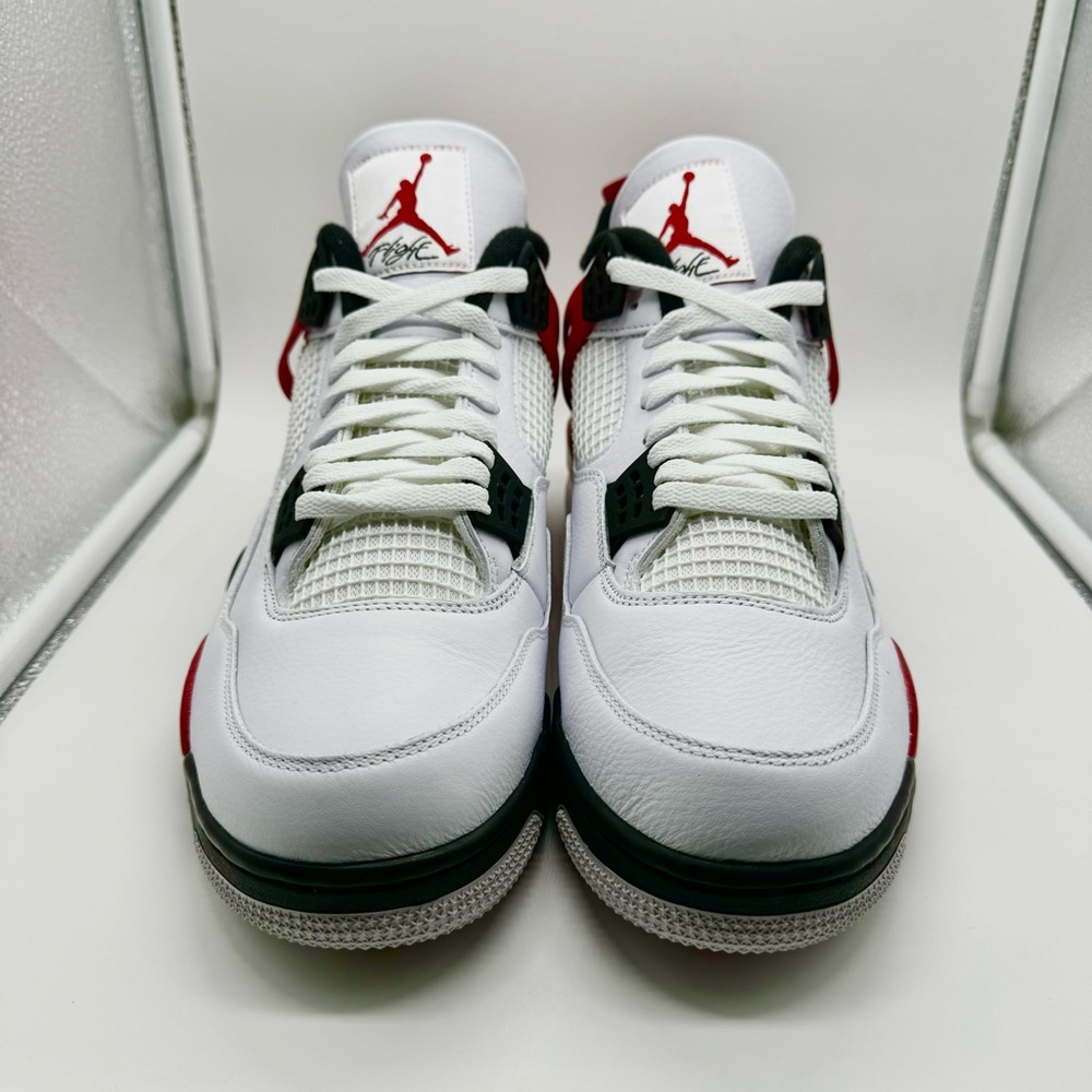 Air Jordan 4 Retro Red Cement - Size 9 - Picture 3 of 7